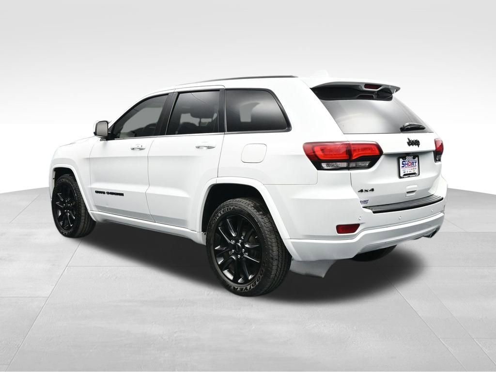 Used 2018 Jeep Grand Cherokee Altitude AWD/4WD image 3
