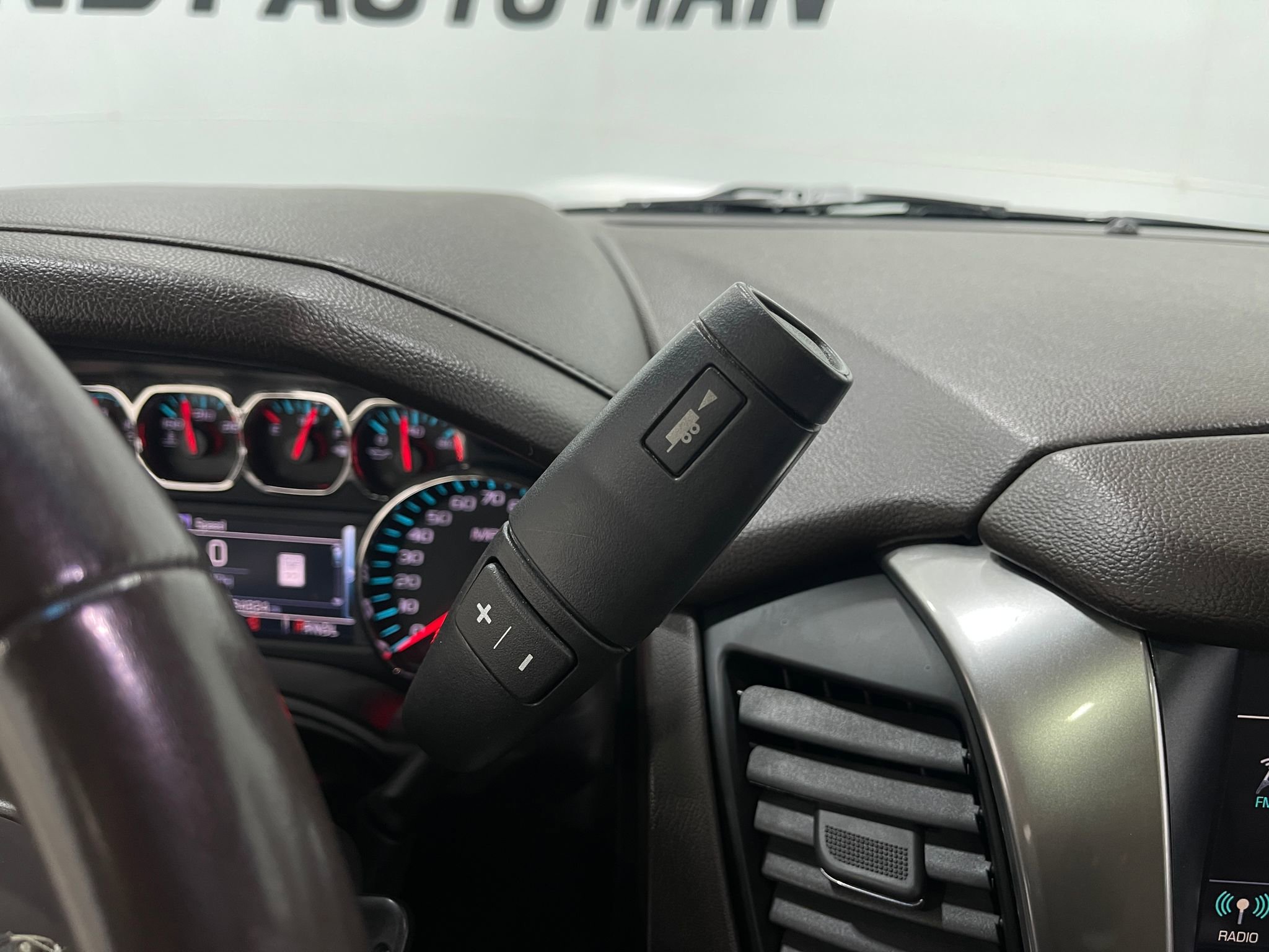 Used 2018 Chevrolet Tahoe LT AWD/4WD image 30