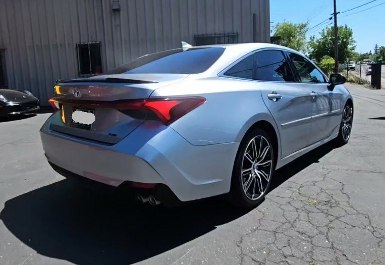 Used 2020 Toyota Avalon XSE w/ Protection Package FWD image 3