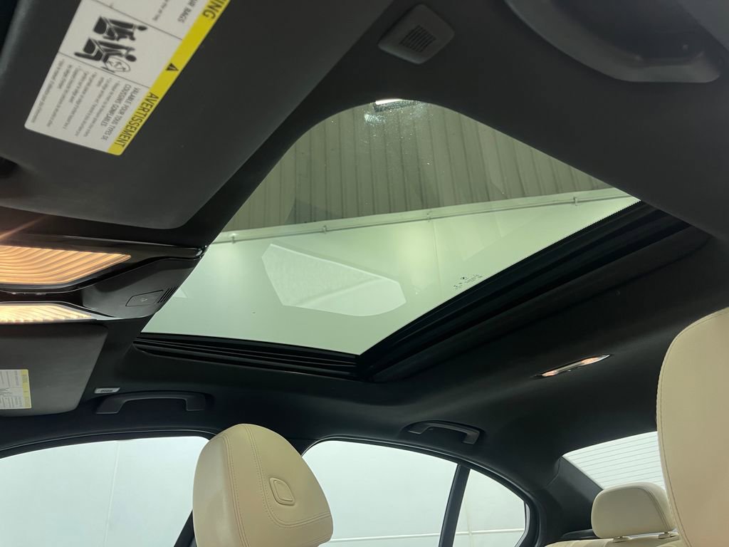 Used 2020 BMW 330i Sedan w/ Convenience Package image 11