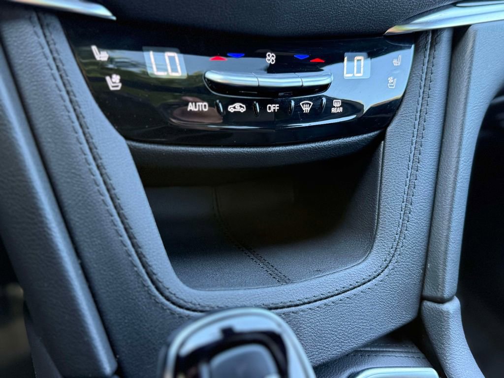 Used 2025 Cadillac XT5 Premium Luxury w/ Technology Package AWD/4WD image 27