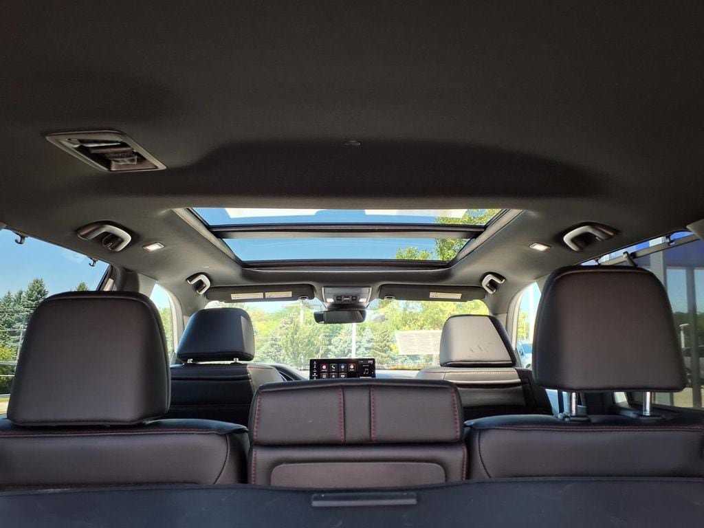 Used 2026 Honda Pilot Black Edition image 7