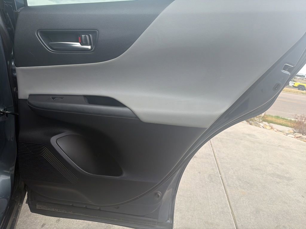 Used 2024 Toyota Venza LE AWD/4WD image 26