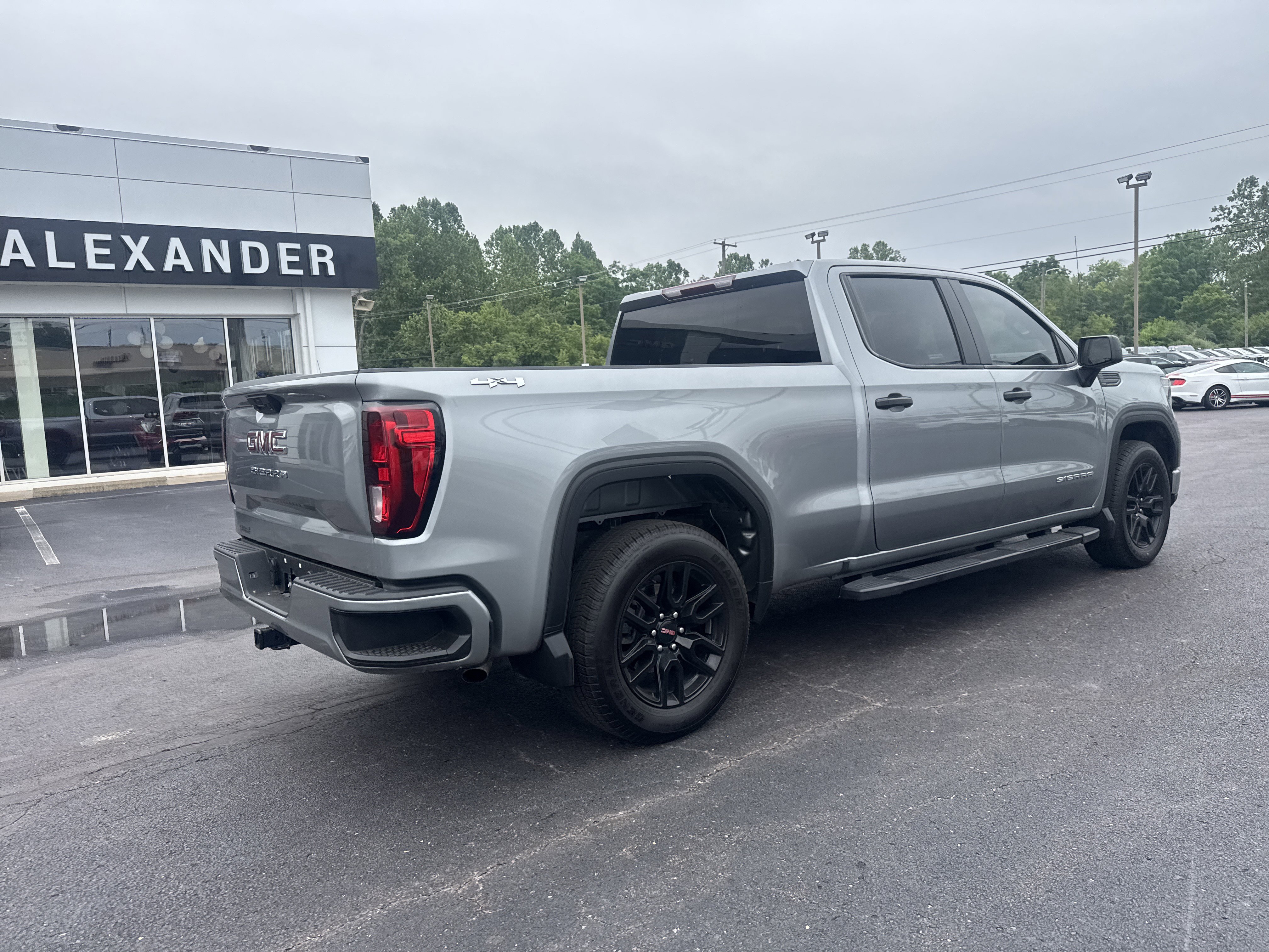 Used 2024 GMC Sierra 1500 Pro w/ Graphite Edition AWD/4WD image 3