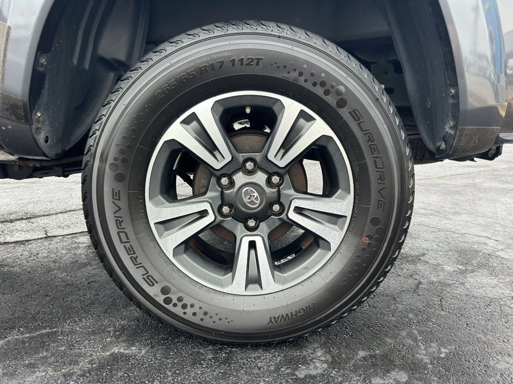 Used 2017 Toyota Tacoma TRD Sport RWD image 30