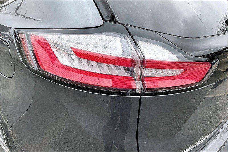 Used 2022 Ford Edge Titanium w/ Equipment Group 301A image 28