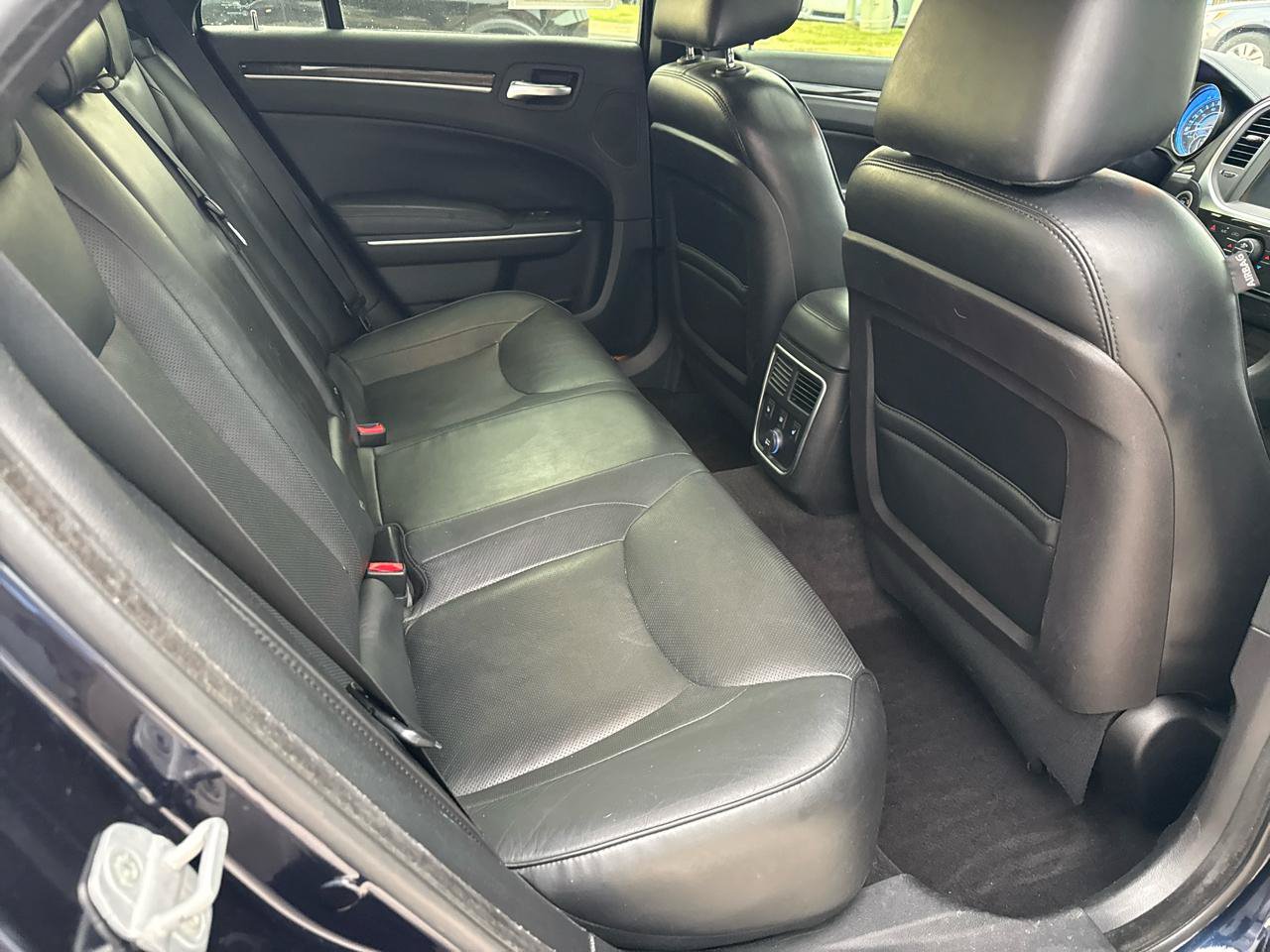 Used 2011 Chrysler 300 C w/ Sound Group RWD image 43