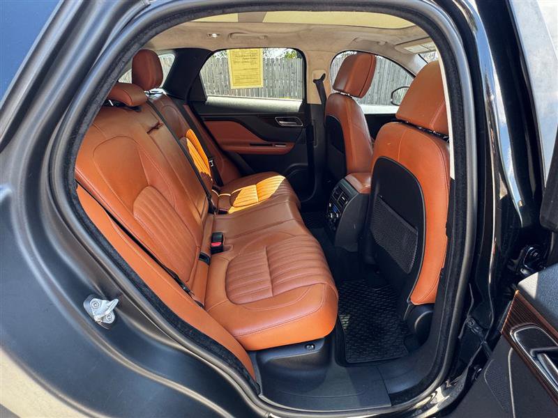 Used 2018 Jaguar F-PACE Portfolio image 38