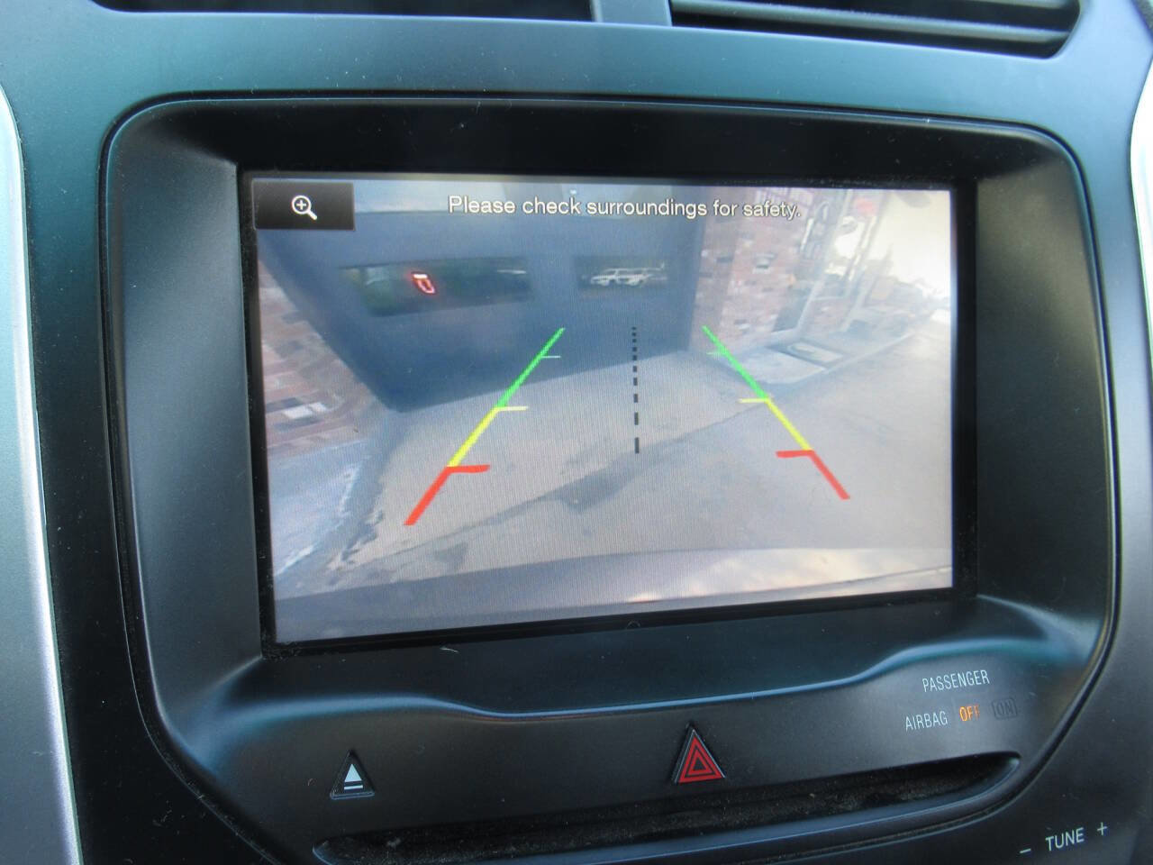 Used 2015 Ford Explorer XLT w/ Equipment Group 202A AWD/4WD image 23