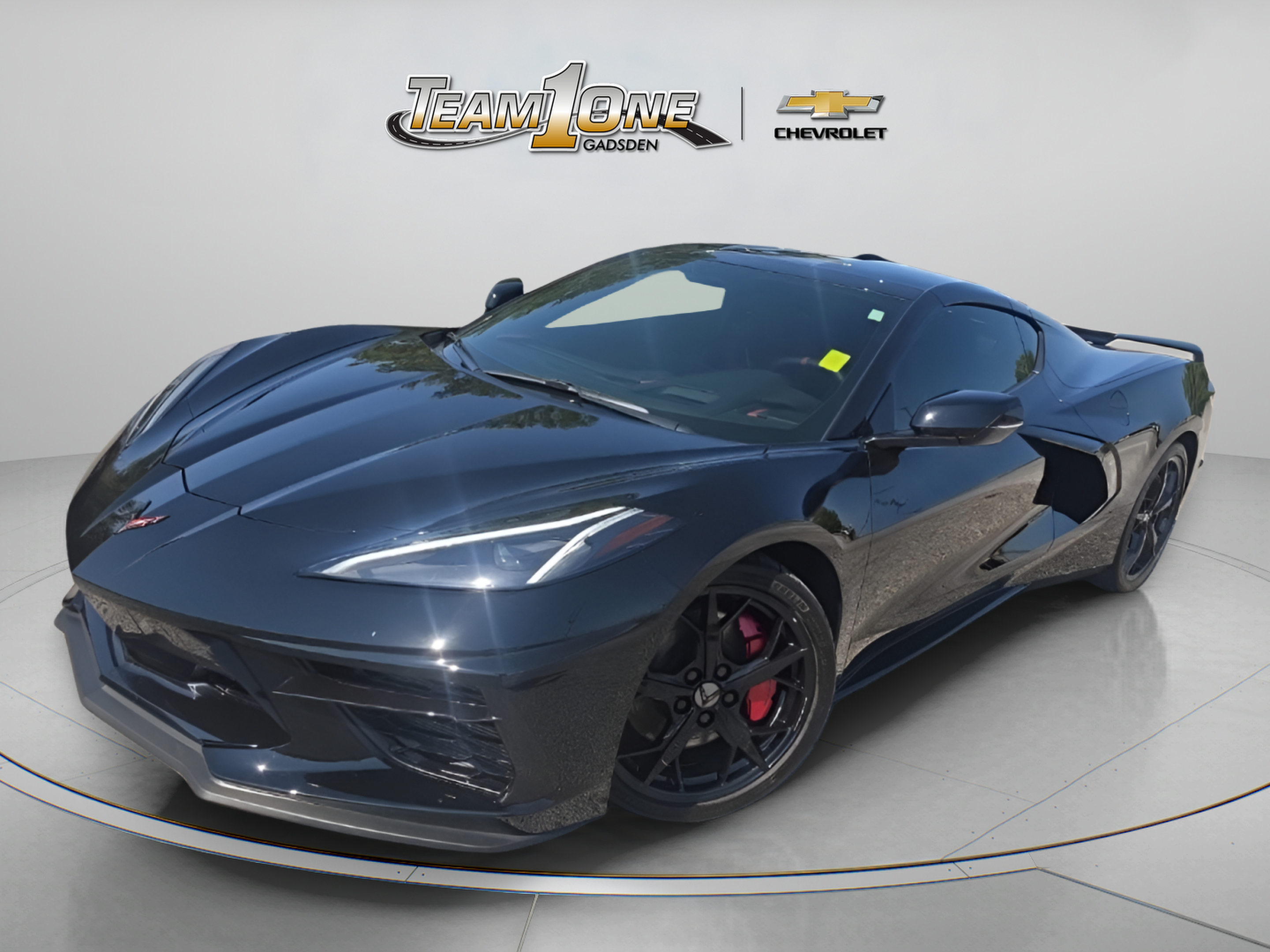 Used 2022 Chevrolet Corvette Stingray Preferred Cpe w/ Z51 Performance Package RWD image 4
