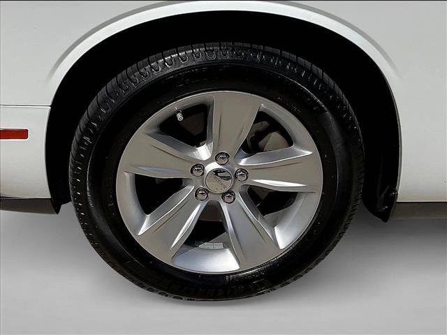 Used 2023 Dodge Challenger SXT RWD image 8
