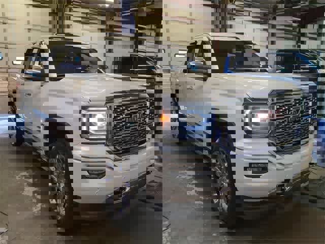 Used 2018 GMC Sierra 1500 Denali w/ Denali Ultimate Package image 11