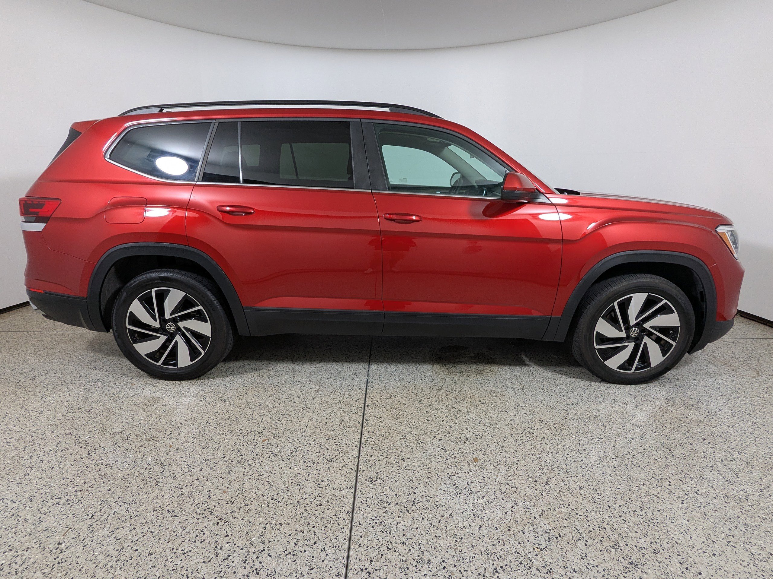 Used 2024 Volkswagen Atlas SE FWD image 8