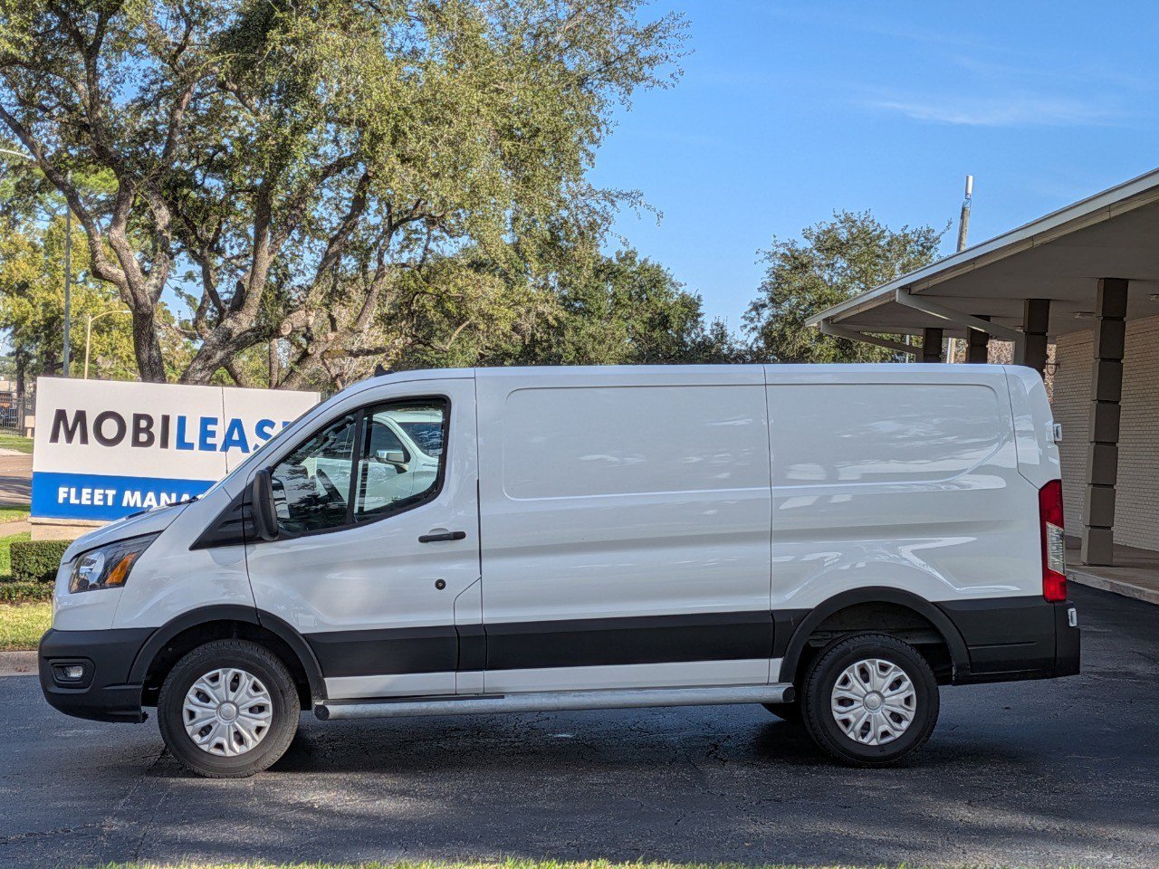 Used 2024 Ford Transit 250 Low Roof w/ Exterior Upgrade Package image 8