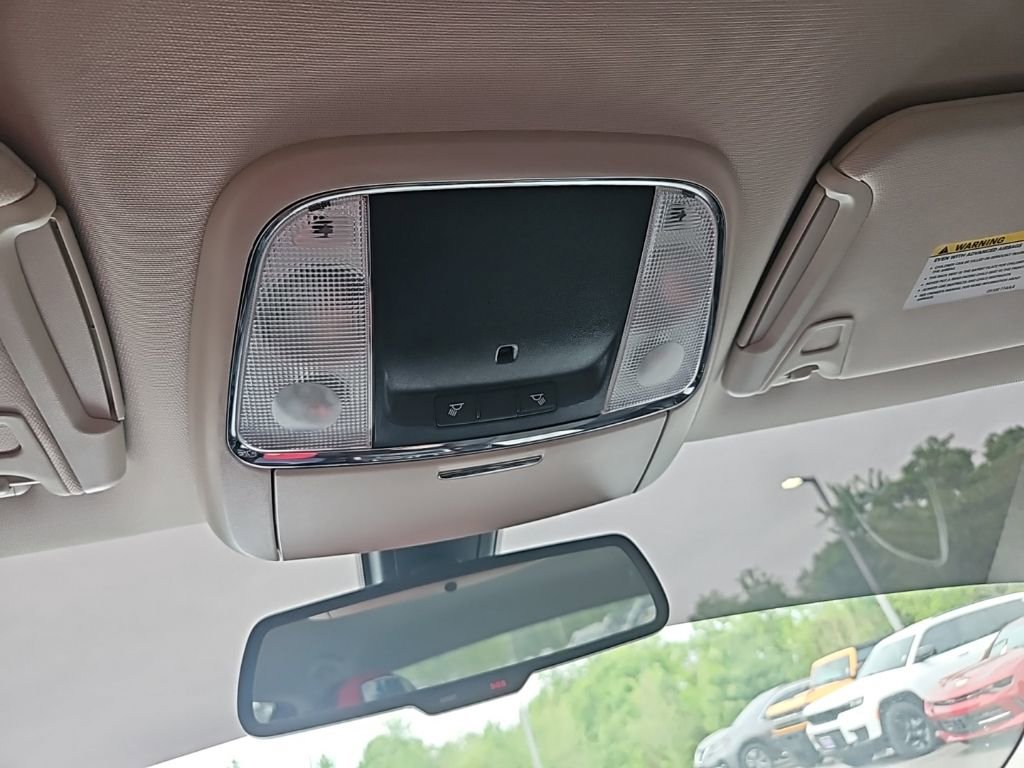 Used 2019 Chrysler 300 Touring w/ Chrome Appearance Package image 20