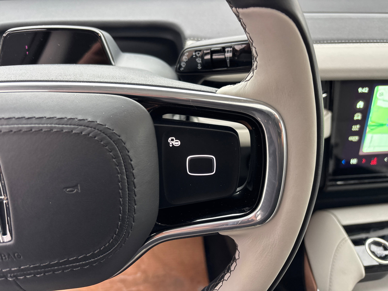 New 2026 Lincoln Navigator Reserve w/ Jet Appearance Package image 17