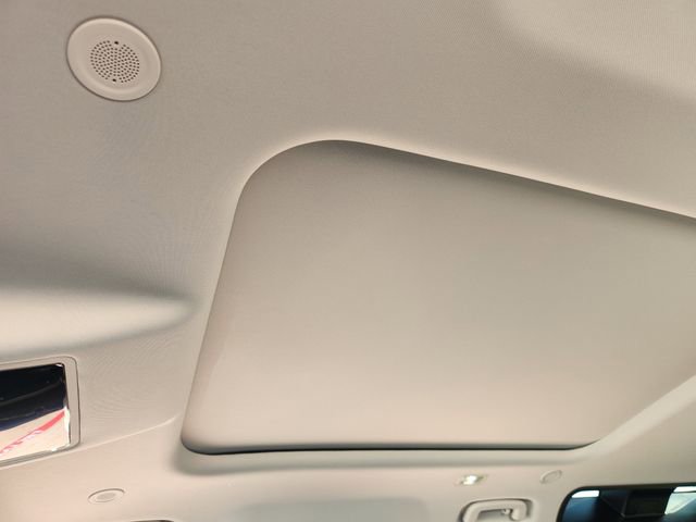 Used 2026 Land Rover Defender 110 S image 18