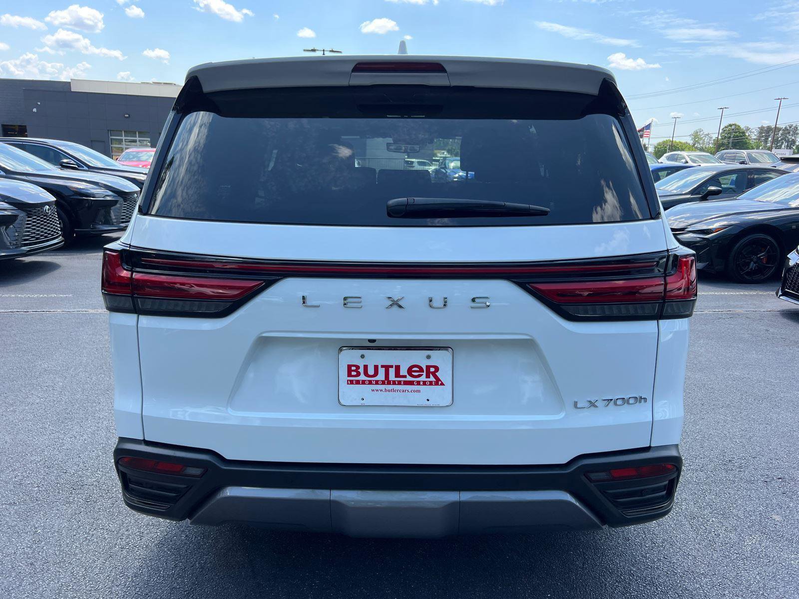 Used 2025 Lexus LX 700h Overtrail AWD/4WD image 7