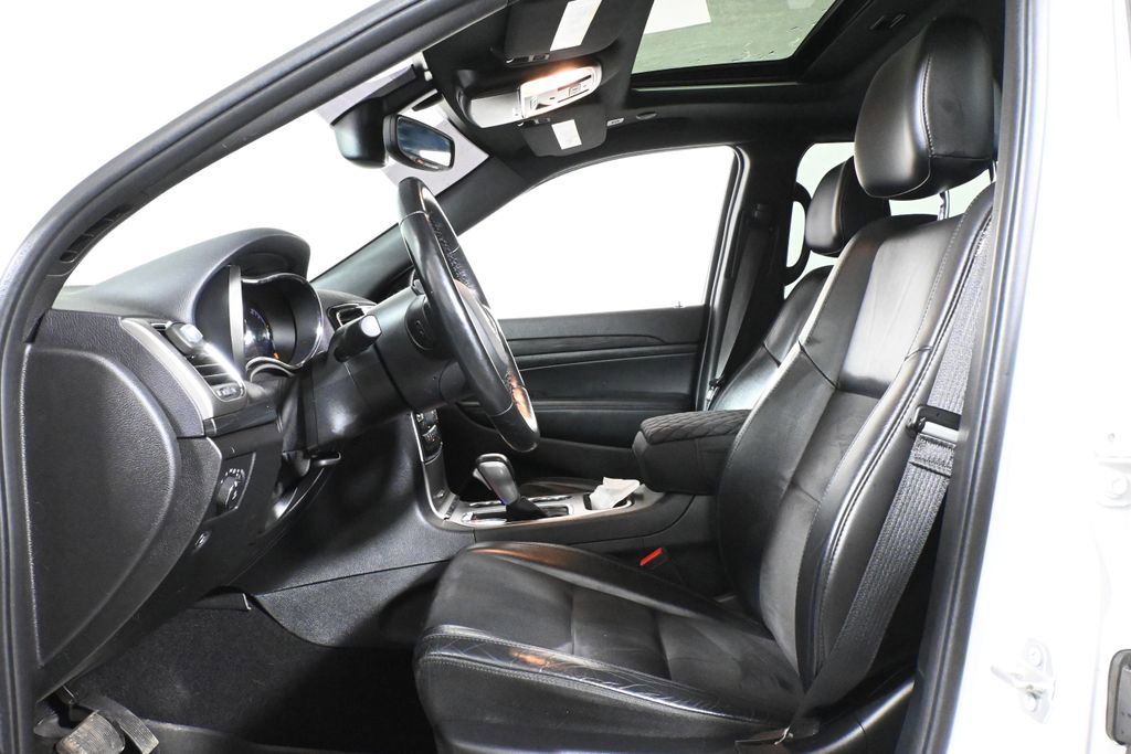 Used 2020 Jeep Grand Cherokee Altitude image 3