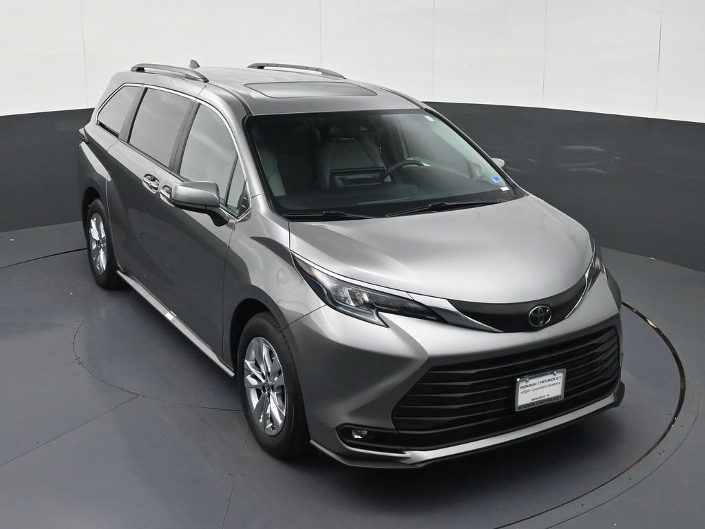 Used 2026 Toyota Sienna XLE FWD image 34