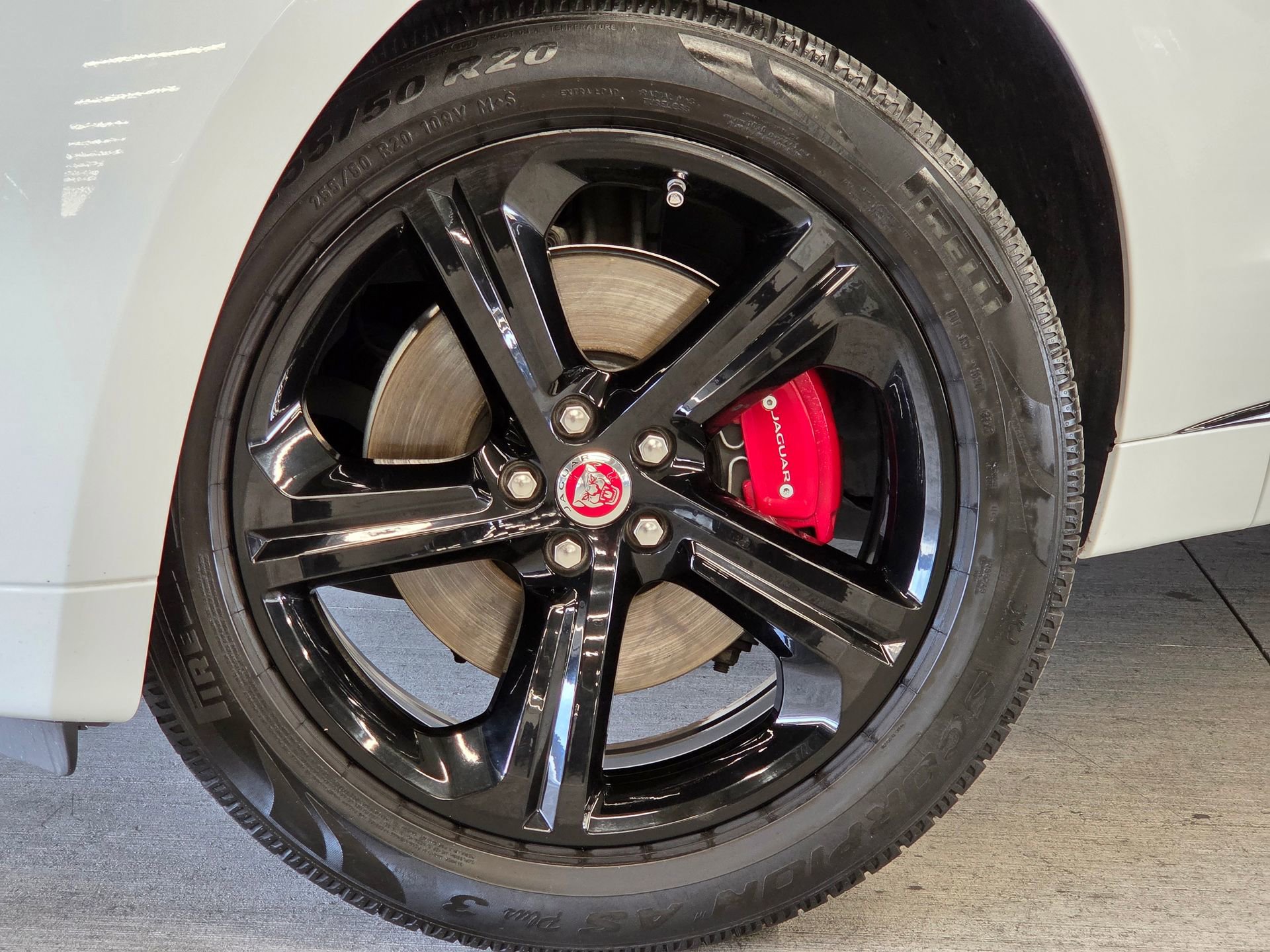 Used 2019 Jaguar F-PACE S image 26