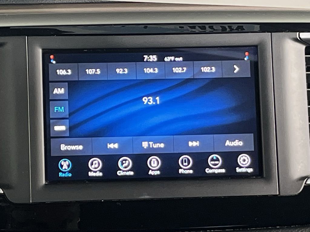 Used 2021 Chrysler Voyager Lxi FWD image 16