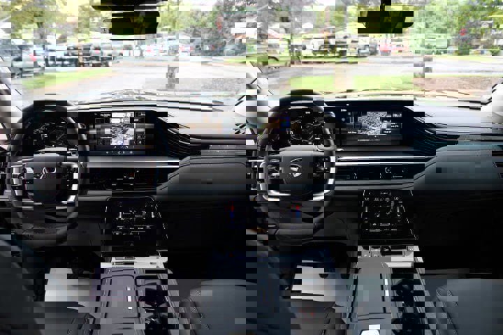 Used 2025 INFINITI QX80 Pure w/ Cargo Package image 17