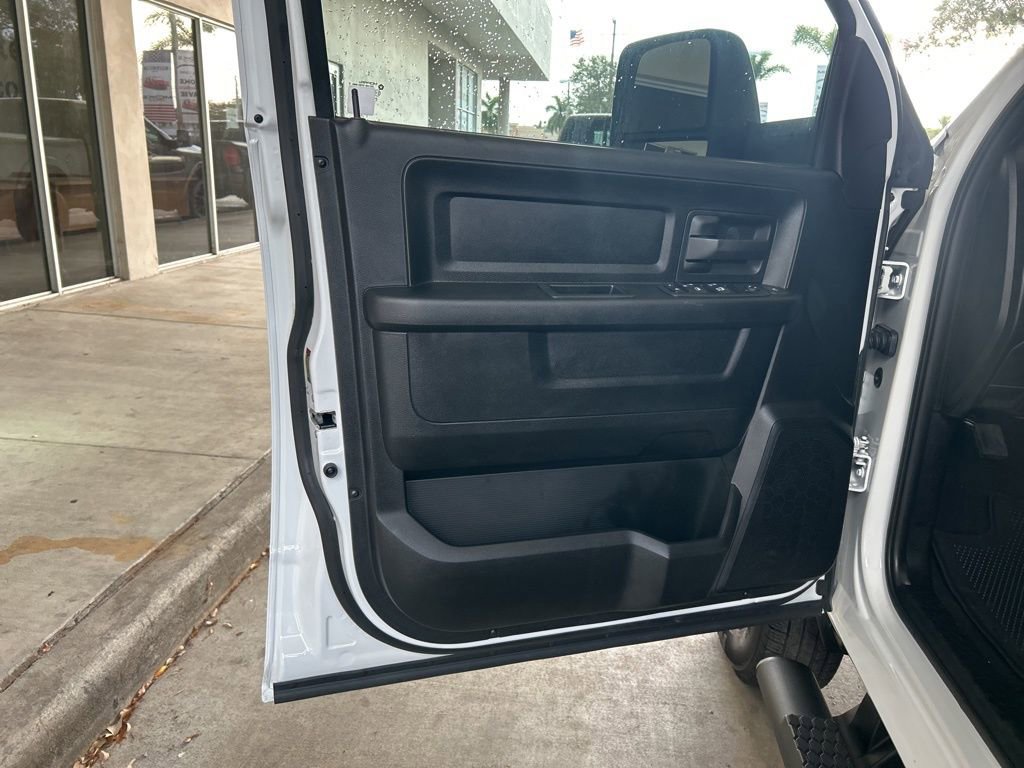 Used 2024 RAM 3500 Tradesman w/ Chrome Appearance Group image 38