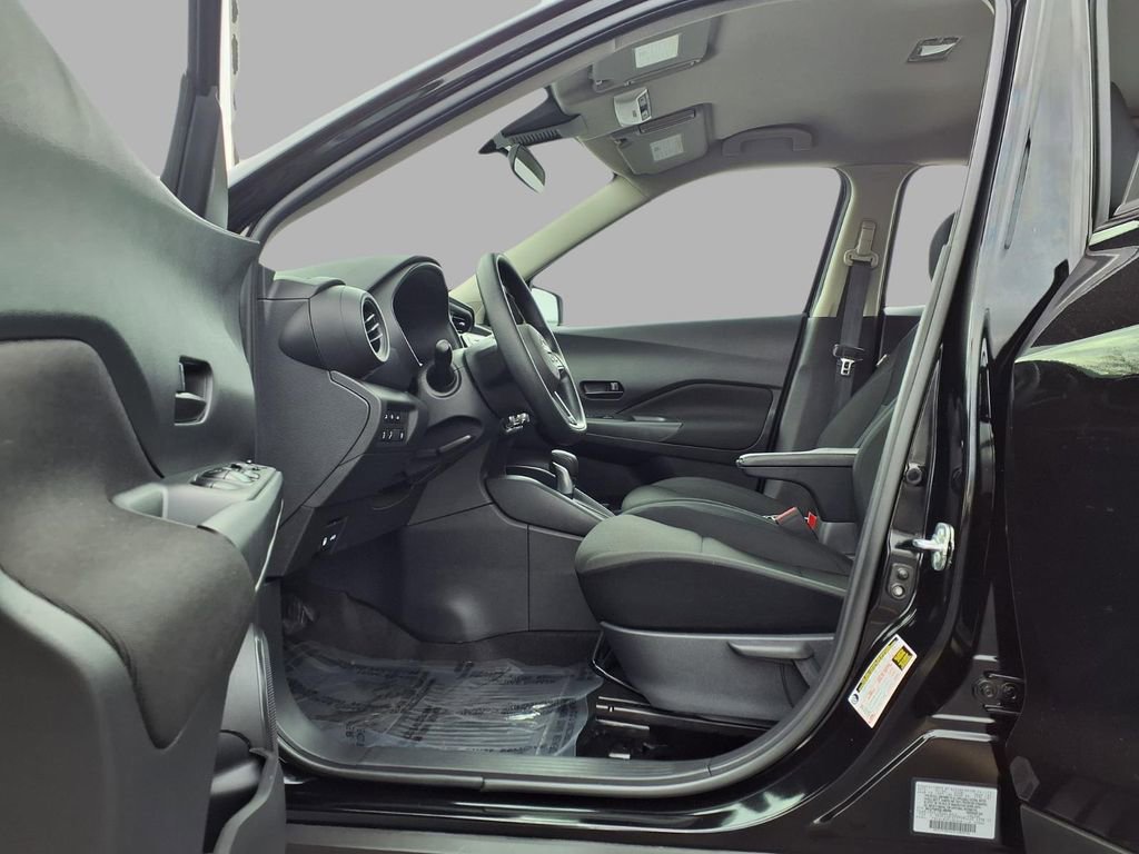 Certified 2025 Nissan Kicks Play S image 21