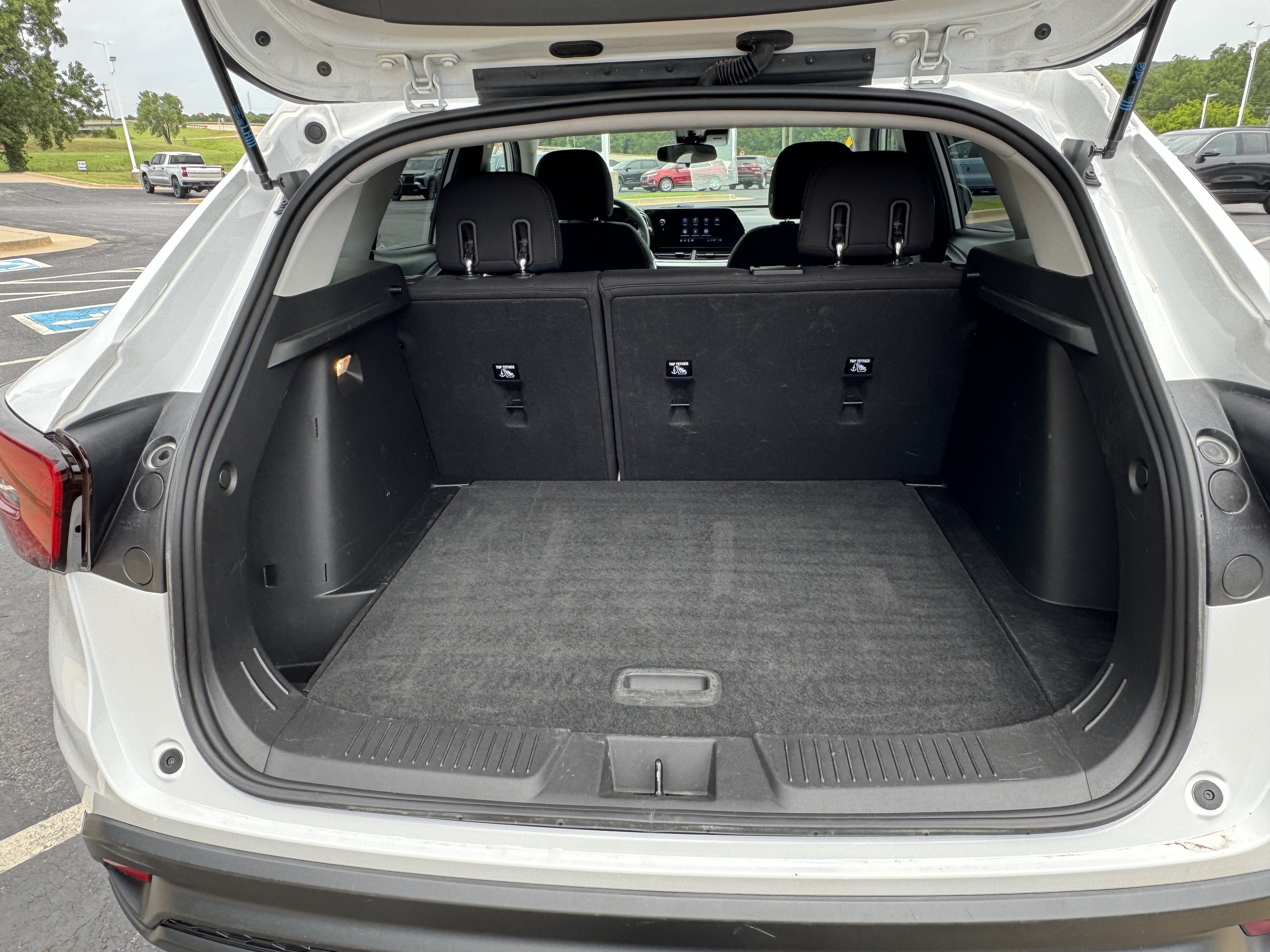 Used 2024 Chevrolet Trax LS w/ LS Convenience Package FWD image 7