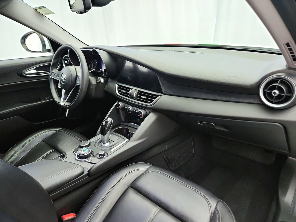 Used 2019 Alfa Romeo Giulia AWD image 24