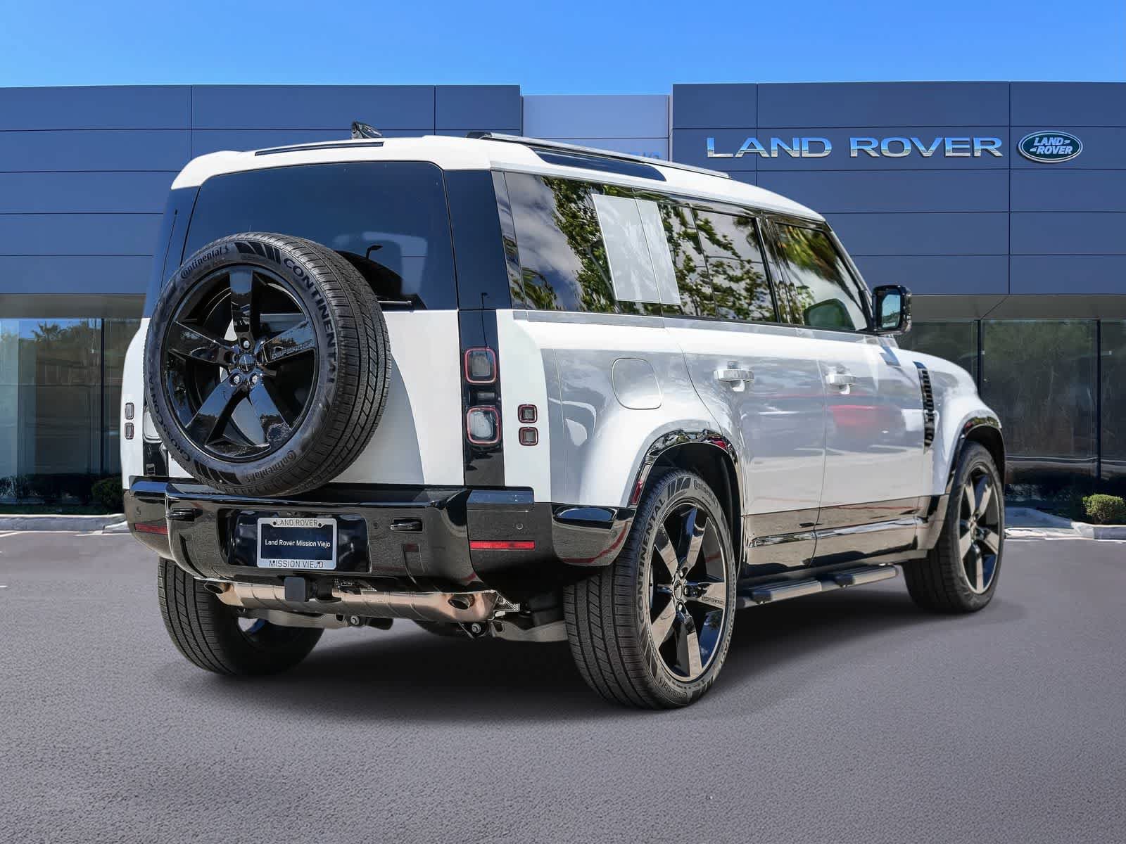 New 2026 Land Rover Defender 110 X-Dynamic SE AWD/4WD image 4