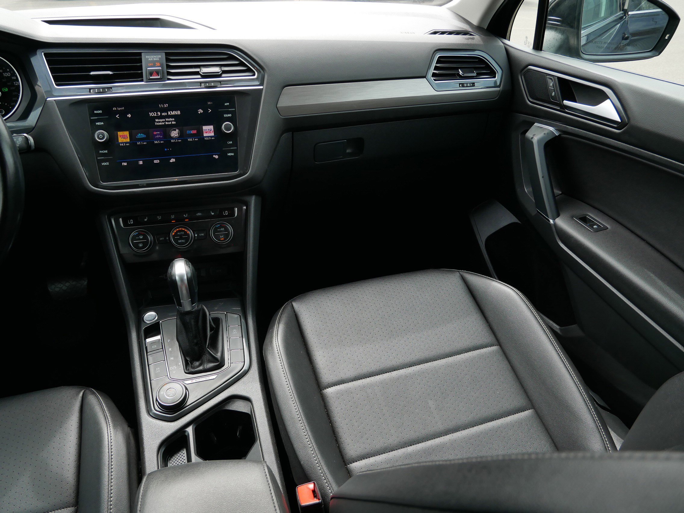 Used 2018 Volkswagen Tiguan SE image 10