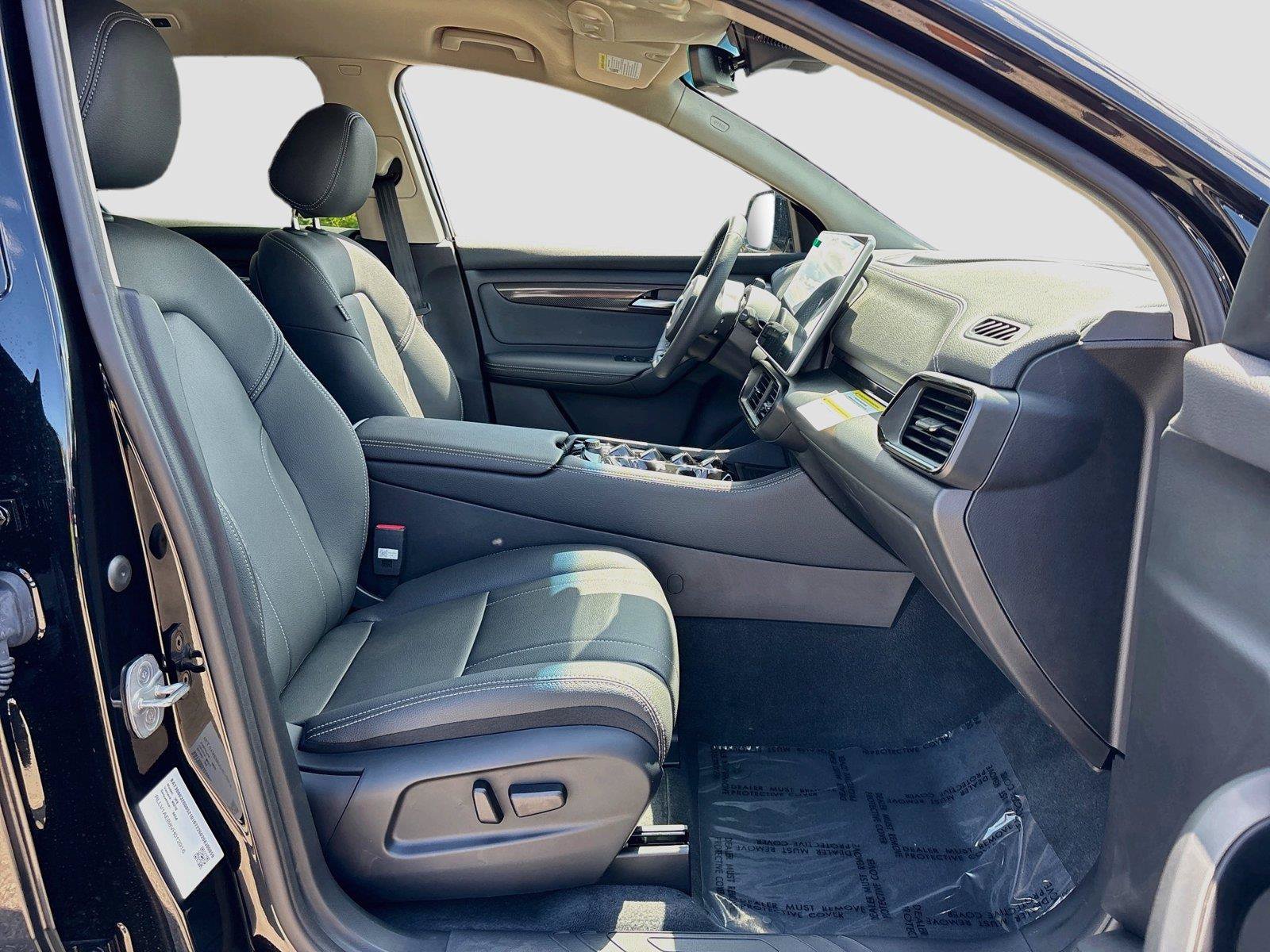 New 2027 VinFast VF 8 Eco AWD/4WD image 27