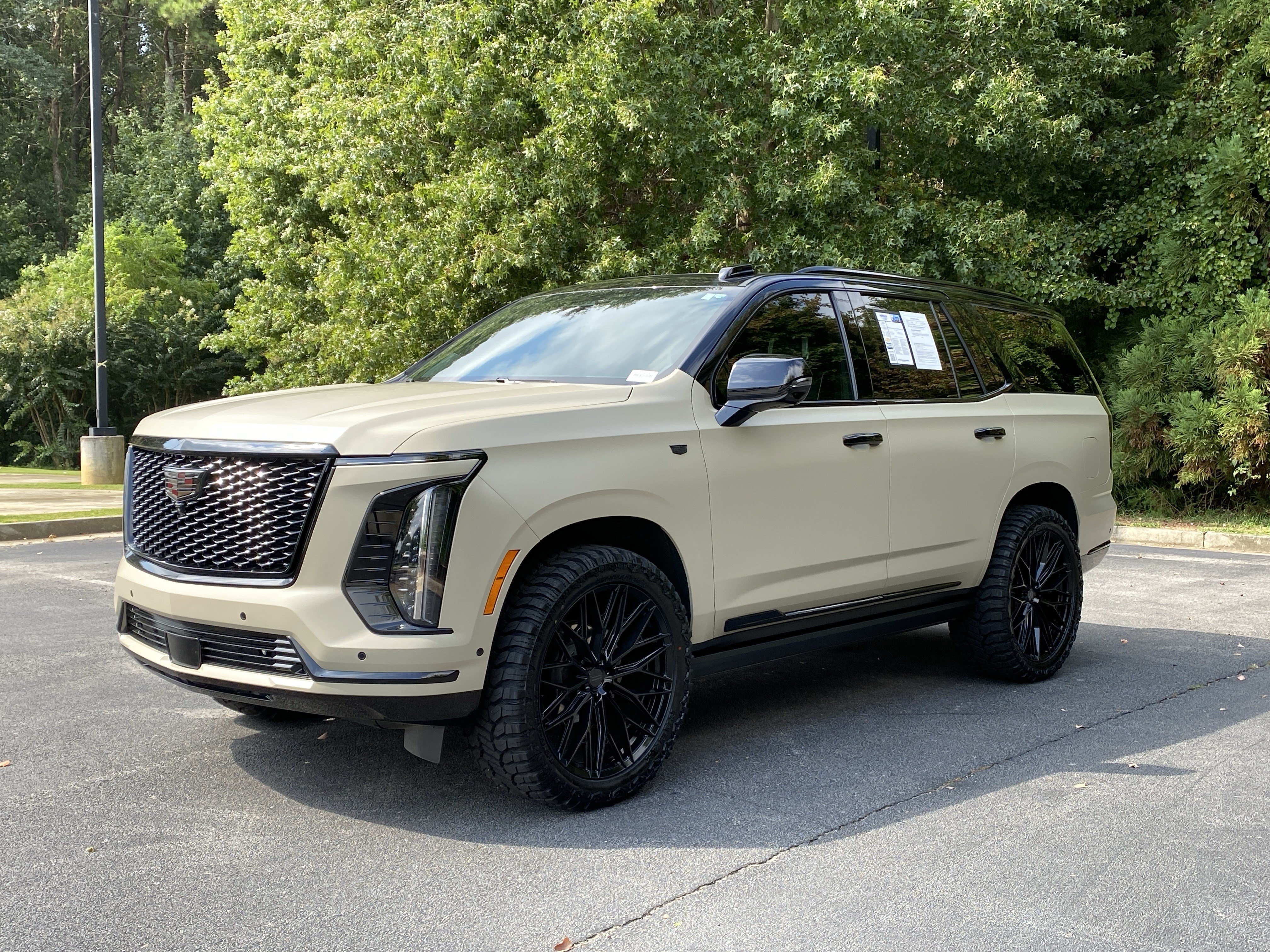 Used 2025 Cadillac Escalade Sport Platinum w/ LPO, Floor Liner Package AWD/4WD image 5