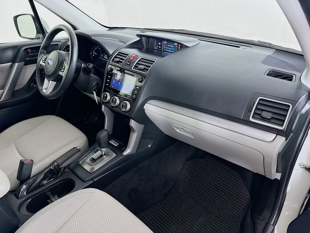 Used 2017 Subaru Forester 2.5i Premium AWD/4WD image 32