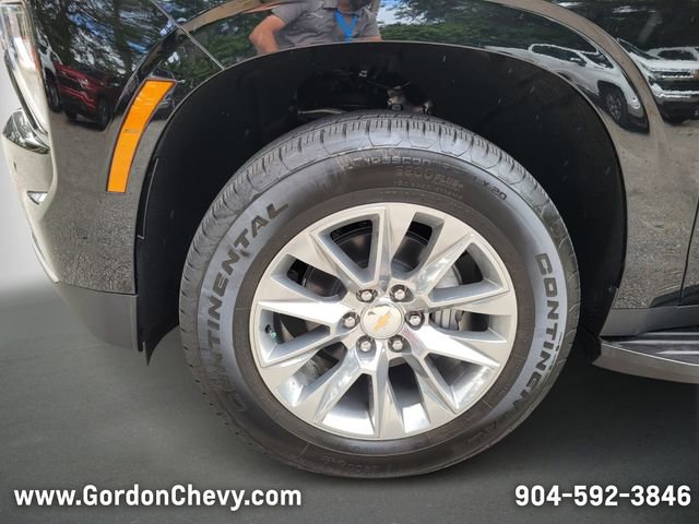 New 2025 Chevrolet Suburban Premier image 13