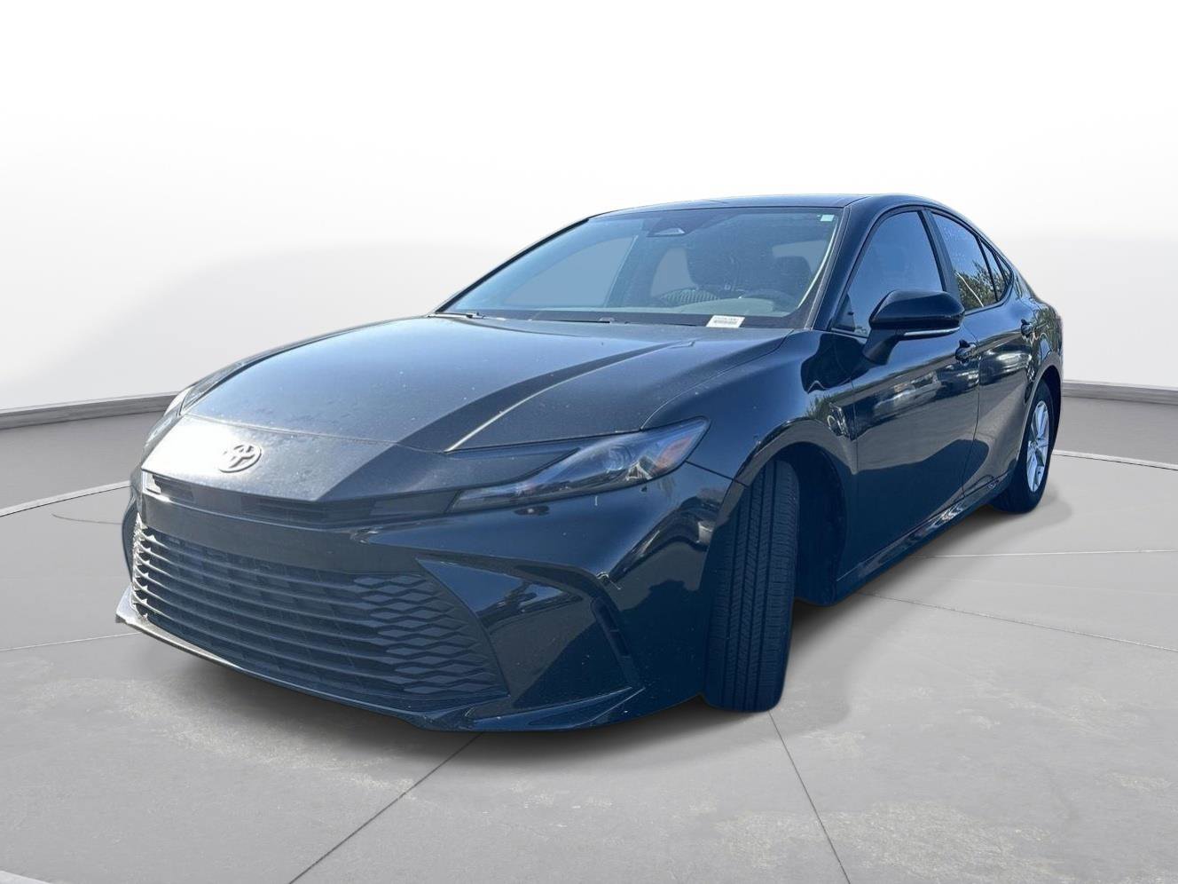 Used 2025 Toyota Camry LE w/ Convenience Package image 2