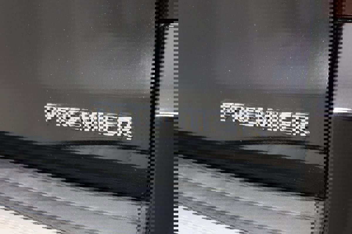 Used 2019 Chevrolet Suburban Premier image 16