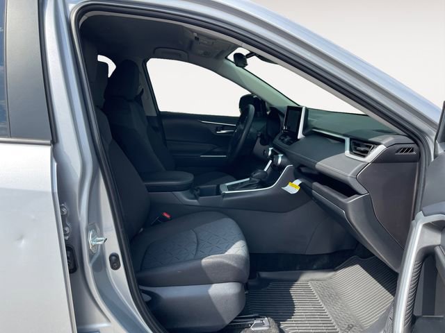 Used 2025 Toyota RAV4 XLE image 15