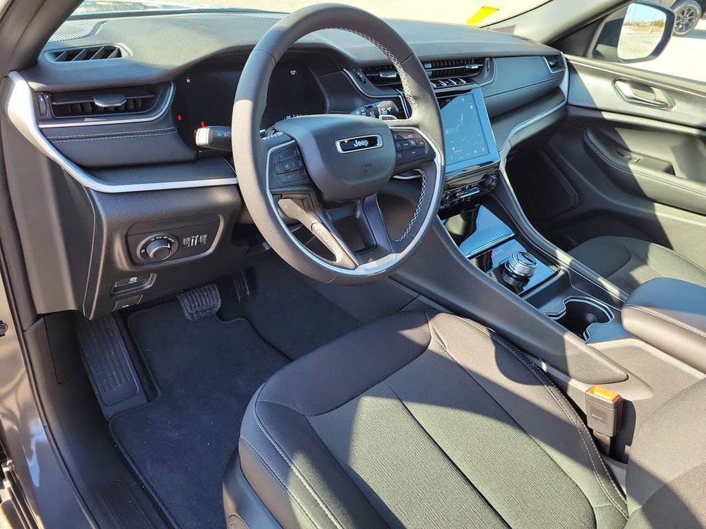 New 2025 Jeep Grand Cherokee Laredo X image 19