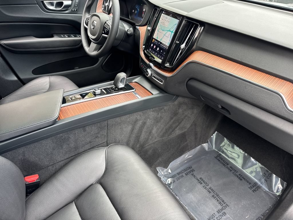 Certified 2023 Volvo XC60 T8 Plus AWD/4WD image 15