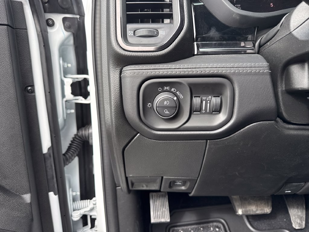 New 2027 RAM 2500 Limited AWD/4WD image 13