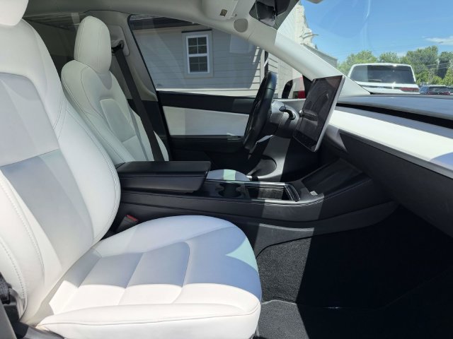 Used 2021 Tesla Model Y Long Range AWD/4WD image 12