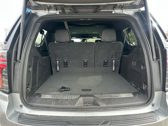 Used 2025 Chevrolet Suburban Z71 AWD/4WD image 19