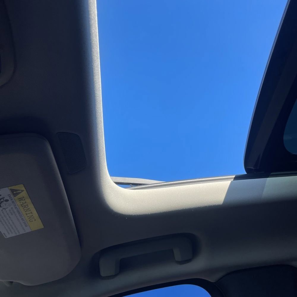 Used 2017 Volvo XC90 T5 Momentum w/ Vision Package image 11