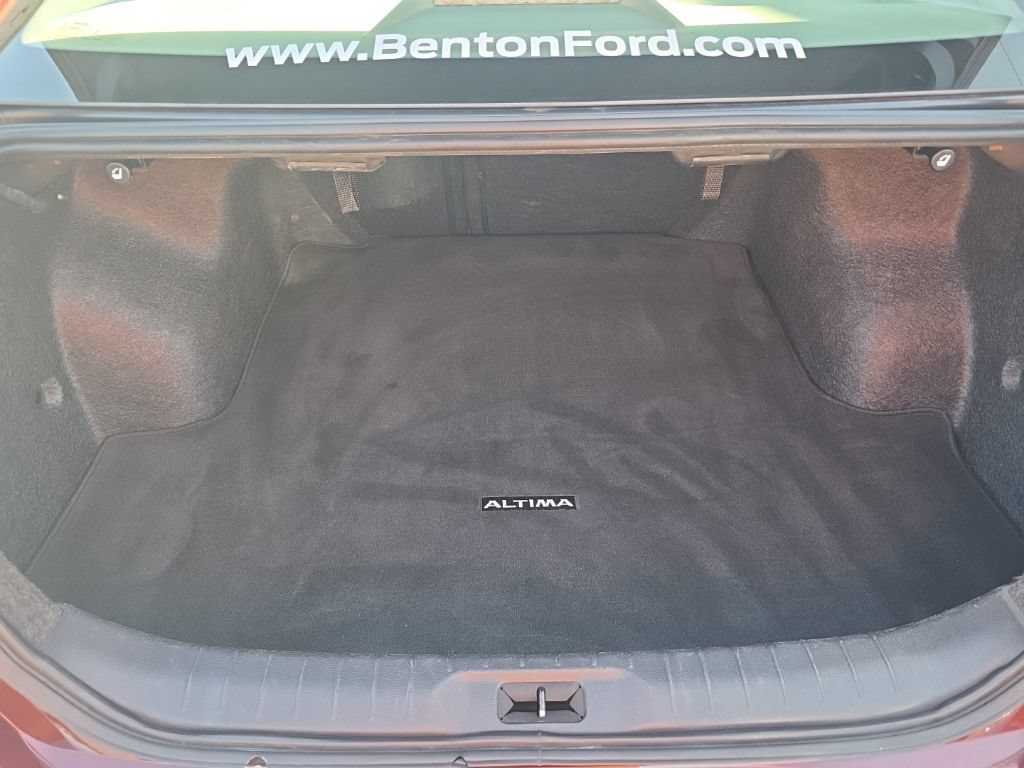 Used 2025 Nissan Altima 2.5 SV FWD image 9