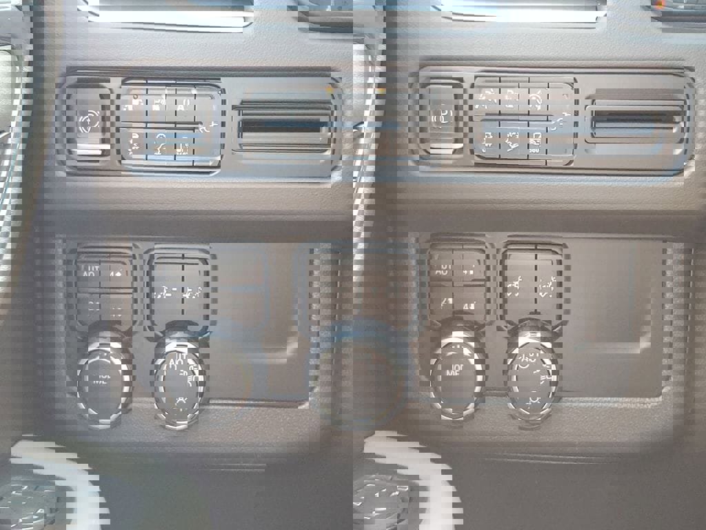 Used 2022 Chevrolet Tahoe Z71 w/ Luxury Package image 21