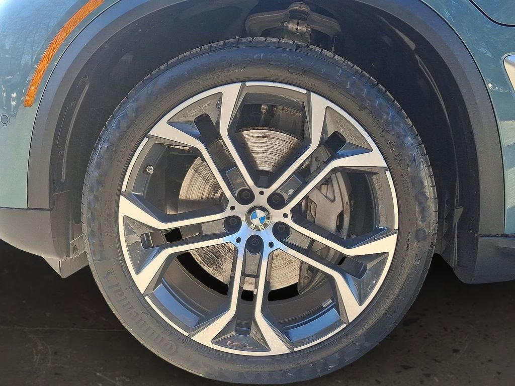 Certified 2026 BMW X5 xDrive50e w/ Climate Comfort Package image 9