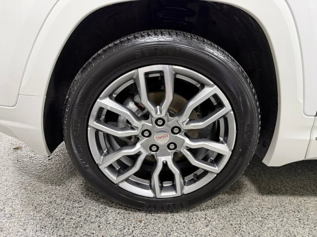 Used 2023 GMC Terrain Denali w/ LPO, Floor Liner Package AWD/4WD image 32